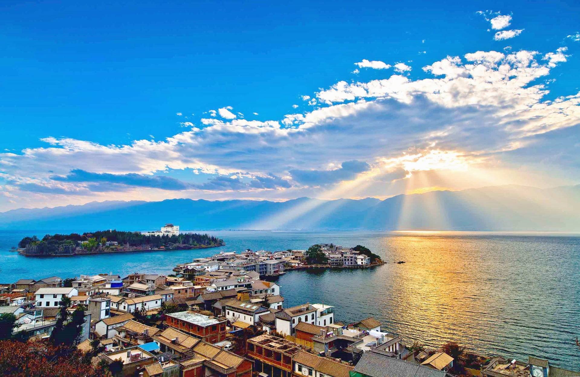 大理自駕兩日游，來一場一路向西的治愈旅行。你確定不來洱海吹吹秋天的風(fēng)嗎？