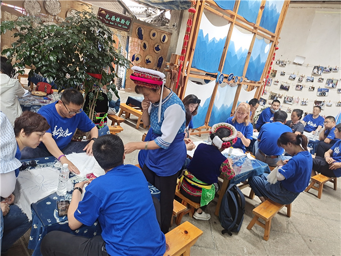 大理非遺扎染鮮花餅花漾時光體驗團(tuán)建之旅 大理非遺扎染鮮花餅花漾時光體驗團(tuán)建之旅