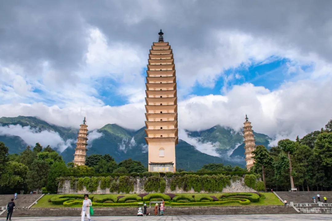 大理三座千年古塔，一座重建的崇圣寺，它的建筑文化有何出彩的地方？  大理旅游攻略