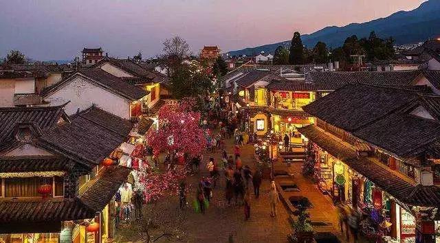 金庸說(shuō)前世是大理人，來(lái)看看他筆下的那些云南美景美食和英雄    大理傳媒公司