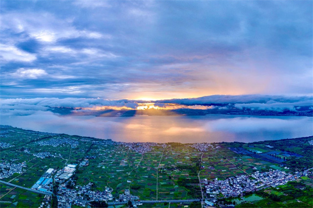 云南旅游,云南旅行社,云南團(tuán)建公司,云南策劃公司,云南會議會展,云南策劃執(zhí)行,大理旅游,大理旅行社,大理團(tuán)建公司,大理策劃公司,大理會議會展：來大理，快樂過夏天！